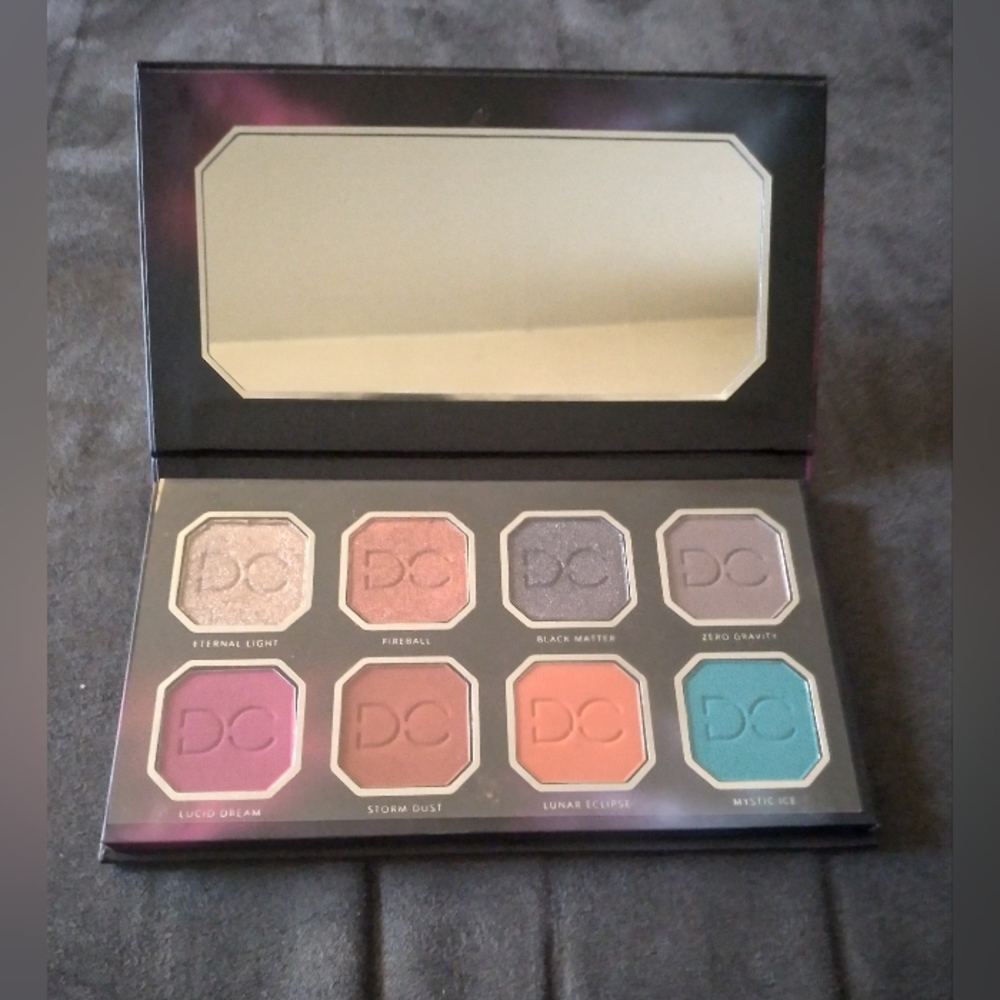 Eyeshadow palette